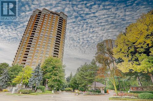 2204 - 85 Skymark Drive, Toronto, ON - Outdoor With Facade