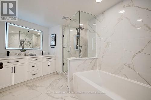 2204 - 85 Skymark Drive, Toronto, ON - Indoor Photo Showing Bathroom