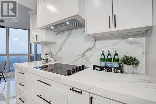 2204 - 85 Skymark Drive, Toronto, ON - Indoor Photo Showing Kitchen