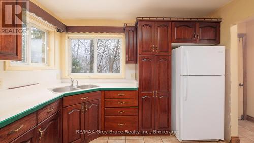 504791 Grey Road 1 Road, Georgian Bluffs, ON - Indoor Photo Showing Kitchen With Double Sink