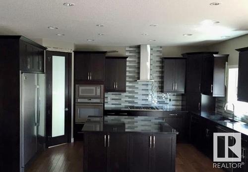 3131 Winspear Cr Sw Sw, Edmonton, AB - Indoor Photo Showing Kitchen With Upgraded Kitchen