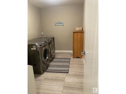 3131 Winspear Cr Sw Sw, Edmonton, AB - Indoor Photo Showing Laundry Room