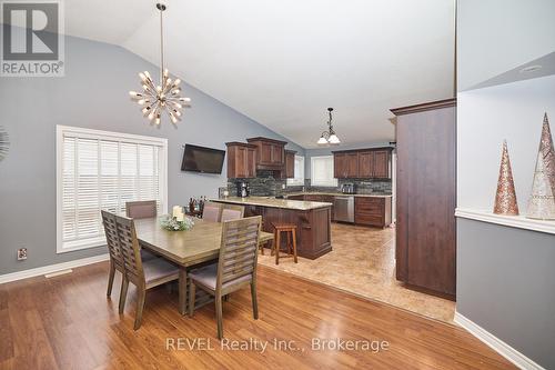 82 Macturnbull Drive, St. Catharines (462 - Rykert/Vansickle), ON - Indoor Photo Showing Dining Room