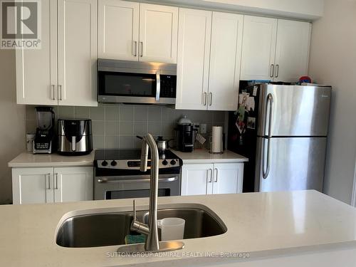 63 - 636 Evans Avenue, Toronto, ON - Indoor Photo Showing Kitchen With Double Sink