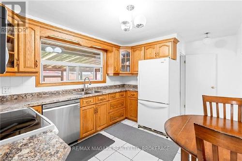 67 Springfield Street, Welland (774 - Dain City), ON - Indoor Photo Showing Kitchen With Double Sink