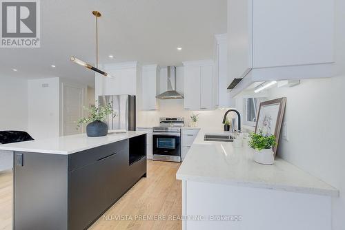 2284 Saddlerock Avenue, London, ON - Indoor Photo Showing Kitchen With Double Sink With Upgraded Kitchen