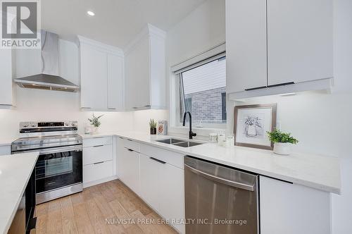 2284 Saddlerock Avenue, London, ON - Indoor Photo Showing Kitchen With Double Sink With Upgraded Kitchen