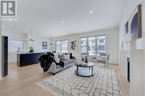 2284 Saddlerock Avenue, London, ON - Indoor Photo Showing Living Room