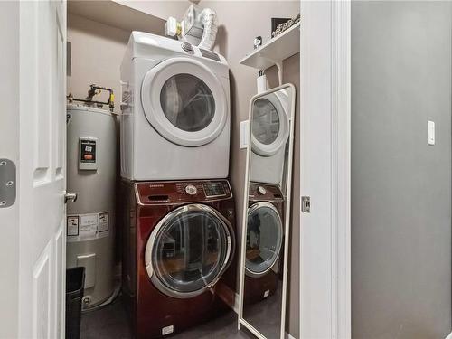 306-866 Goldstream Ave, Langford, BC - Indoor Photo Showing Laundry Room