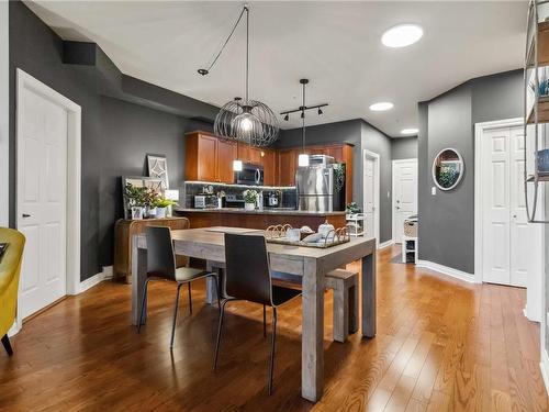 306-866 Goldstream Ave, Langford, BC - Indoor Photo Showing Dining Room