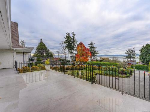 4940 Cordova Bay Rd, Saanich, BC 