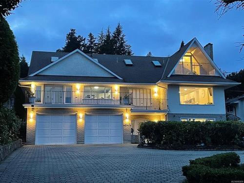 4940 Cordova Bay Rd, Saanich, BC 