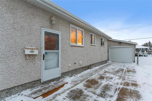 31 Heather Rd, Winnipeg, MB 