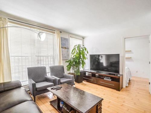 Salon - 6-2305 Rue Aubry, Montréal (Mercier/Hochelaga-Maisonneuve), QC - Indoor Photo Showing Living Room