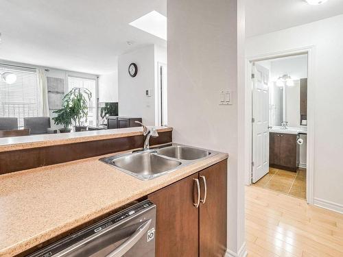 Cuisine - 6-2305 Rue Aubry, Montréal (Mercier/Hochelaga-Maisonneuve), QC - Indoor Photo Showing Kitchen With Double Sink