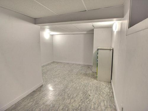 Salle - 321Z 2E Avenue E., Amos, QC - Indoor