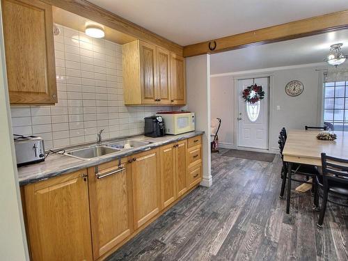 Cuisine - 321Z 2E Avenue E., Amos, QC - Indoor Photo Showing Kitchen With Double Sink