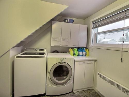 Salle de lavage - 321Z 2E Avenue E., Amos, QC - Indoor Photo Showing Laundry Room