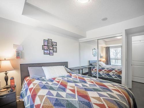 211-27 Rean Dr, Toronto, ON - Indoor Photo Showing Bedroom