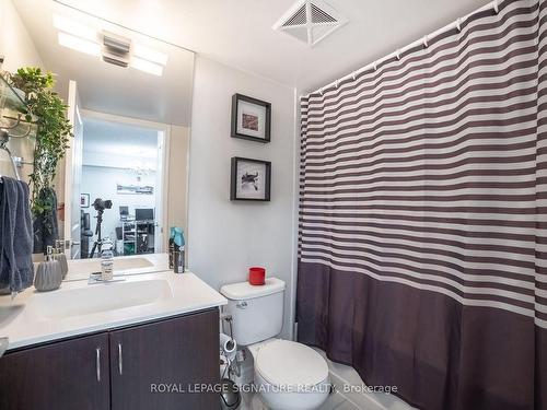 211-27 Rean Dr, Toronto, ON - Indoor Photo Showing Bathroom