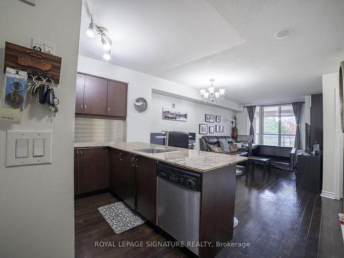 211-27 Rean Dr, Toronto, ON - Indoor Photo Showing Kitchen