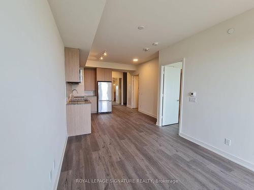 1001-10 Deerlick Crt, Toronto, ON - Indoor Photo Showing Kitchen