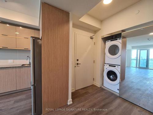 1001-10 Deerlick Crt, Toronto, ON - Indoor Photo Showing Laundry Room