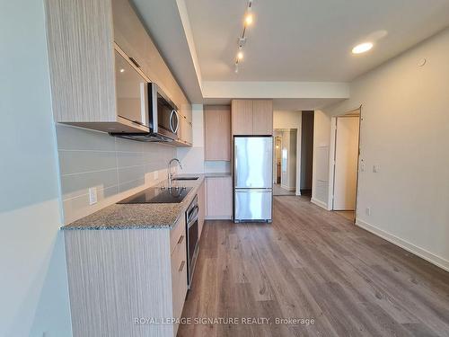 1001-10 Deerlick Crt, Toronto, ON - Indoor Photo Showing Kitchen