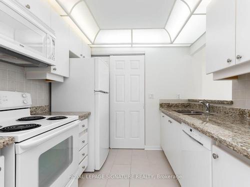 1001-88 Corporate Dr, Toronto, ON - Indoor Photo Showing Kitchen With Double Sink