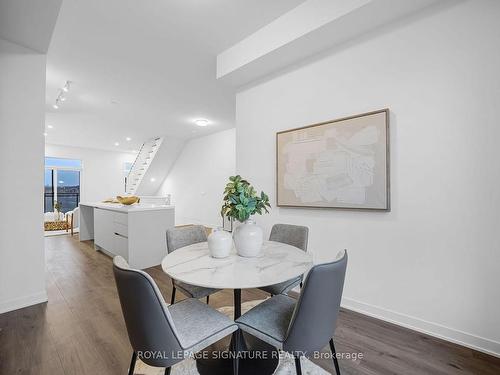 3060 Trailside Dr, Oakville, ON - Indoor Photo Showing Dining Room