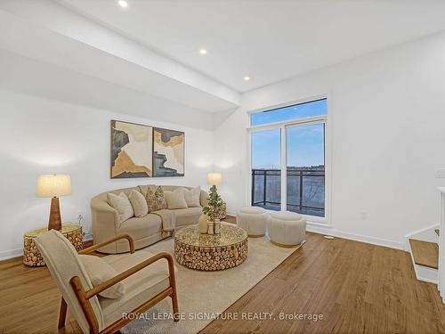 3060 Trailside Dr, Oakville, ON - Indoor Photo Showing Living Room