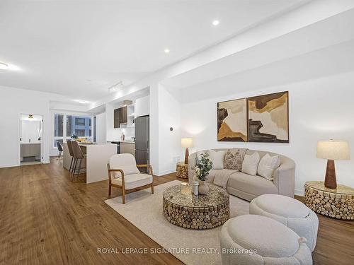 3060 Trailside Dr, Oakville, ON - Indoor Photo Showing Living Room