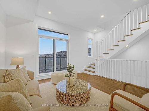 3060 Trailside Dr, Oakville, ON - Indoor Photo Showing Living Room