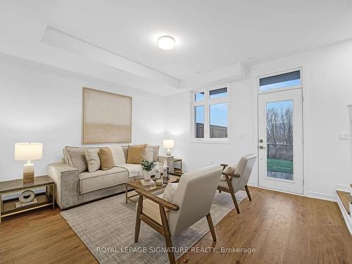 3060 Trailside Dr, Oakville, ON - Indoor Photo Showing Living Room