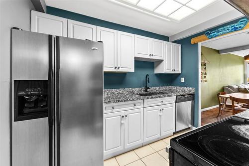 6-137 Mcgill Road, Kamloops, BC - Indoor Photo Showing Kitchen