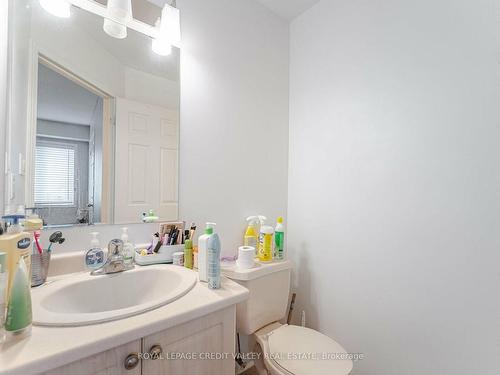 7127 Fairmeadow Cres, Mississauga, ON - Indoor Photo Showing Bathroom