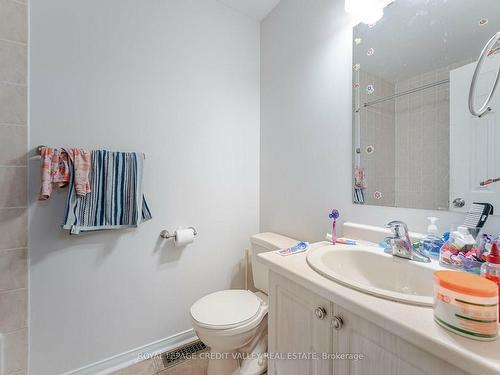 7127 Fairmeadow Cres, Mississauga, ON - Indoor Photo Showing Bathroom