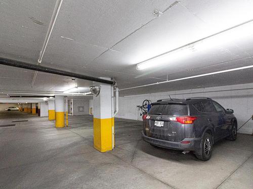 Garage - 401-4293 Rue Jean-Talon O., Montréal (Côte-Des-Neiges/Notre-Dame-De-Grâce), QC - Indoor Photo Showing Garage