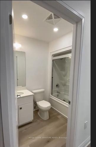 315-1936 Rymal Rd E, Hamilton, ON - Indoor Photo Showing Bathroom