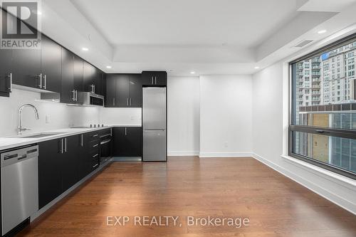 1301 - 180 George Street, Ottawa, ON - Indoor Photo Showing Kitchen With Upgraded Kitchen