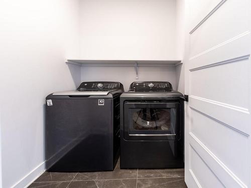 Salle de lavage - 1885 Rue Bellerive, Saint-Jean-Sur-Richelieu, QC - Indoor Photo Showing Laundry Room