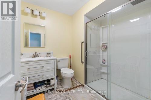 244 Ashley Street, Belleville, ON - Indoor Photo Showing Bathroom