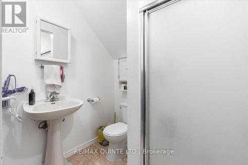 244 Ashley Street, Belleville, ON - Indoor Photo Showing Bathroom