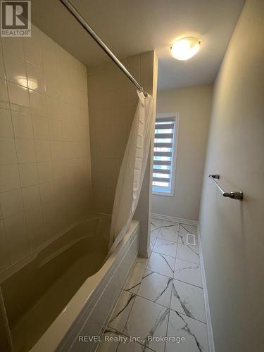 219 Vanilla Trail, Thorold (560 - Rolling Meadows), ON - Indoor Photo Showing Bathroom