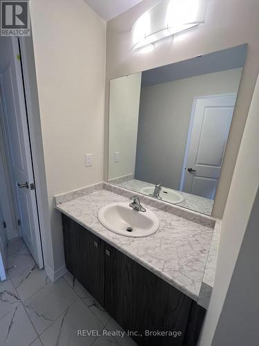 219 Vanilla Trail, Thorold (560 - Rolling Meadows), ON - Indoor Photo Showing Bathroom