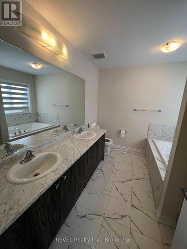 219 Vanilla Trail, Thorold (560 - Rolling Meadows), ON - Indoor Photo Showing Bathroom