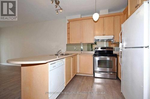 614 - 980 Yonge Street, Toronto, ON - Indoor Photo Showing Kitchen