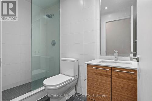 1102 - 1 Market Street, Toronto, ON - Indoor Photo Showing Bathroom