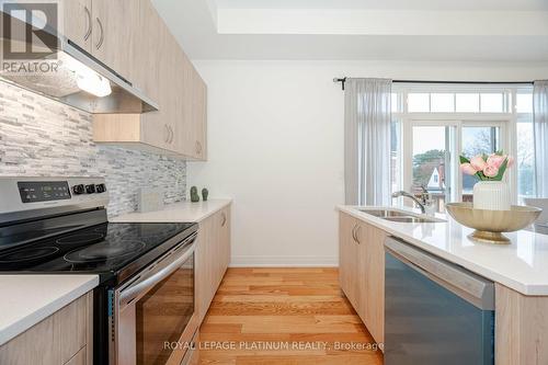 2093 Primate Road, Mississauga, ON - Indoor Photo Showing Kitchen With Double Sink