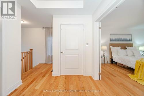 2093 Primate Road, Mississauga, ON - Indoor Photo Showing Bedroom